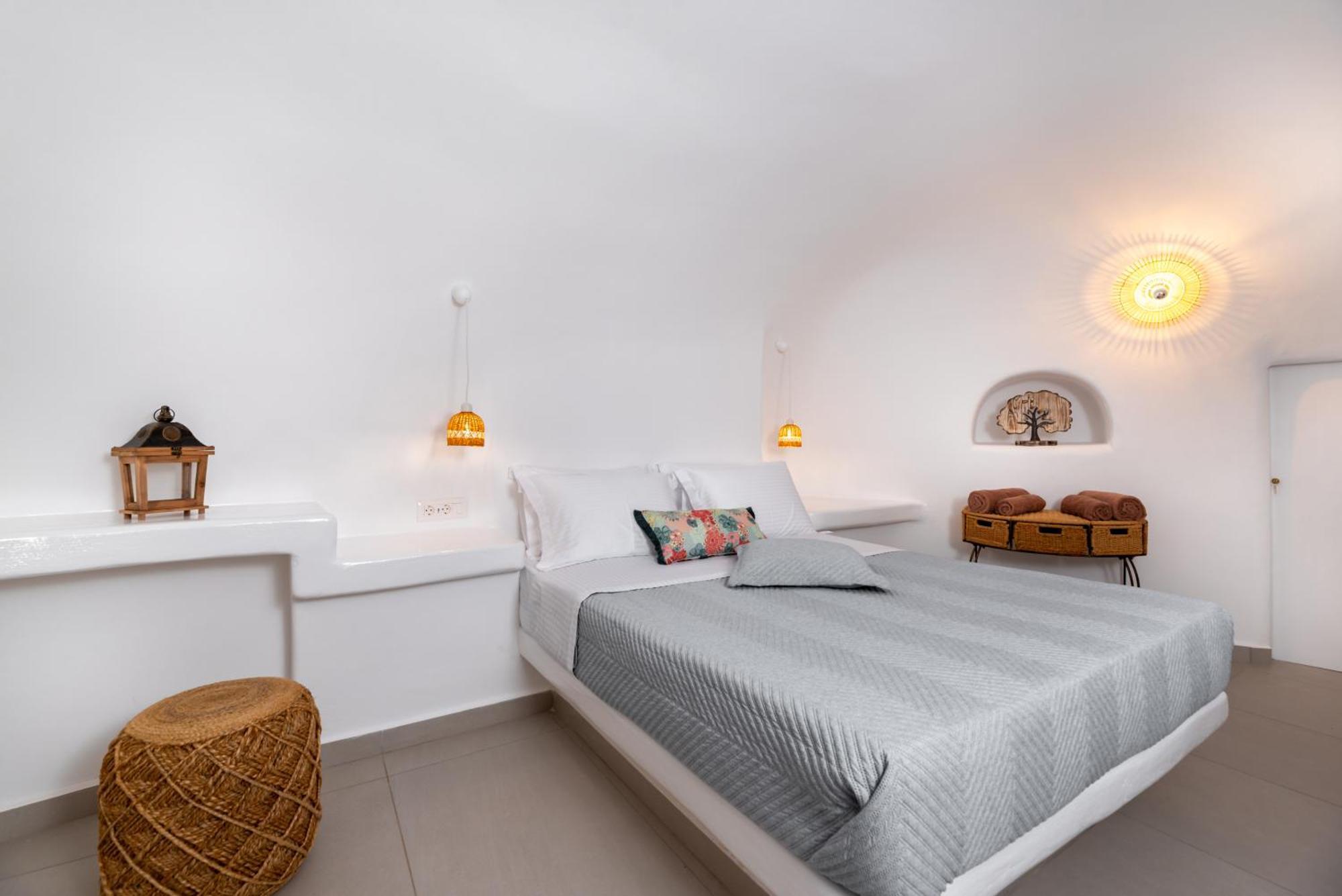 Deep Cave Suites Kontochori Fira  Luaran gambar