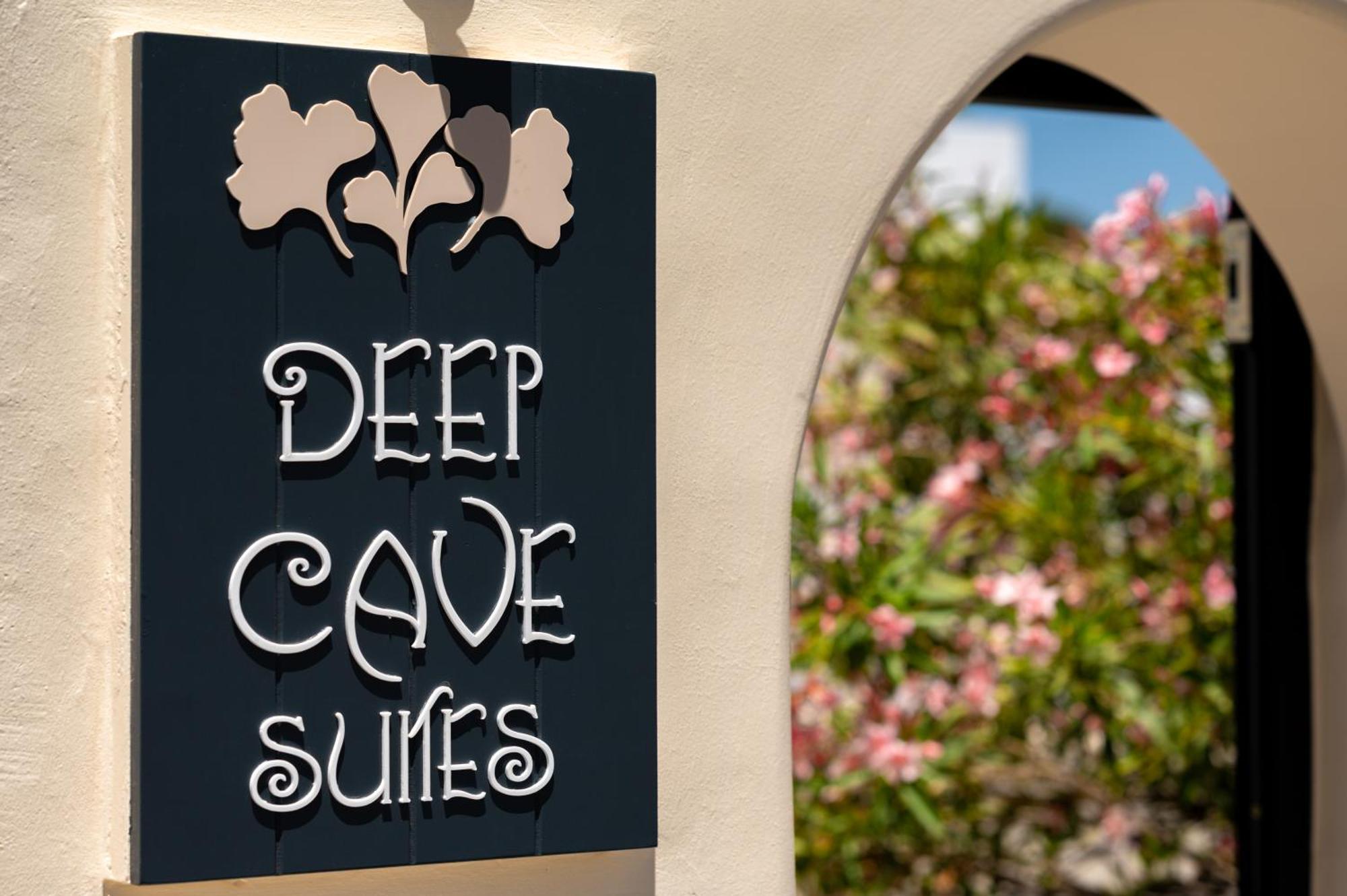 Deep Cave Suites Kontochori Fira  Luaran gambar